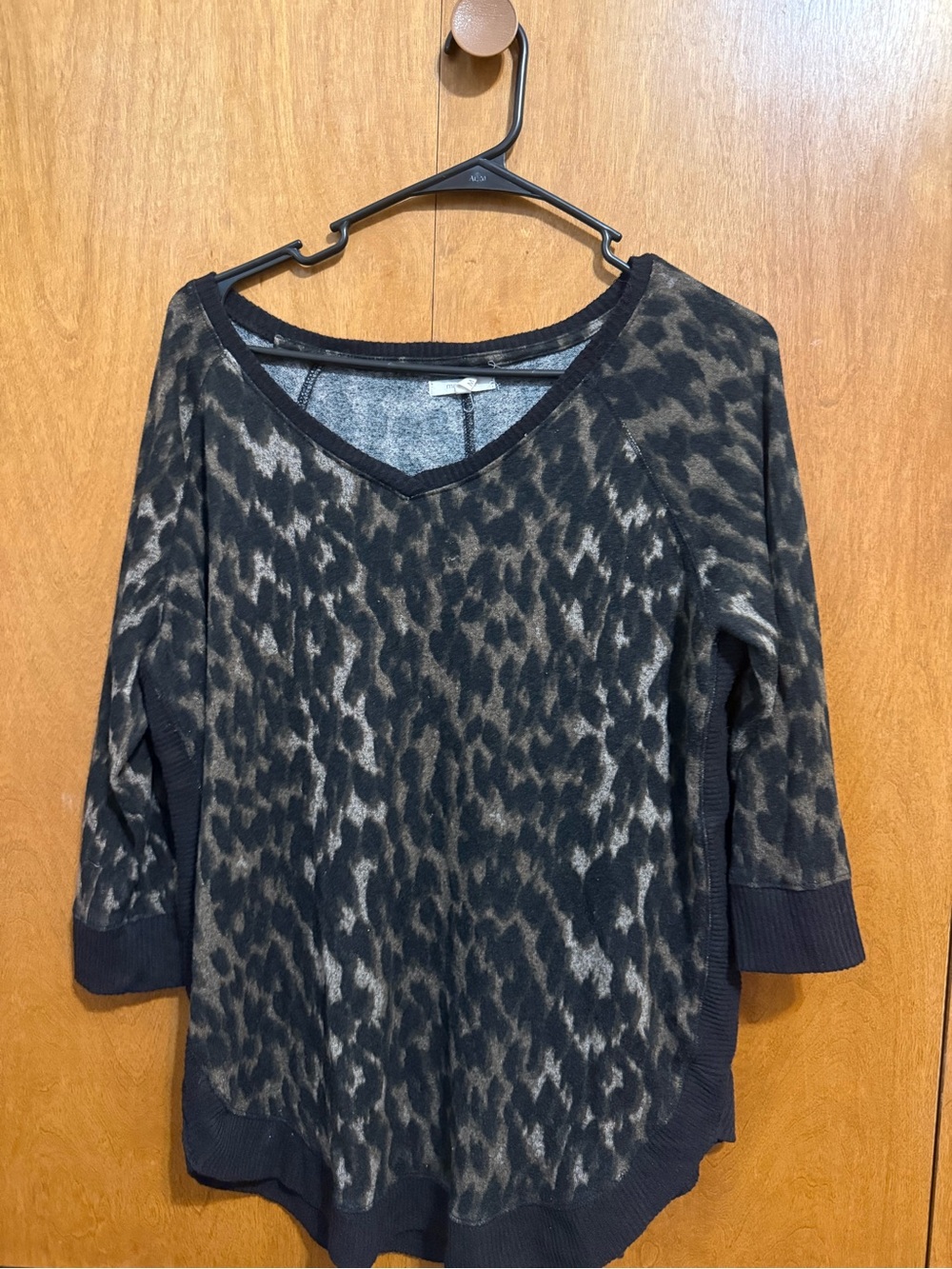 Maurices Leopard Print V-Neck Pullover - Black & Tan